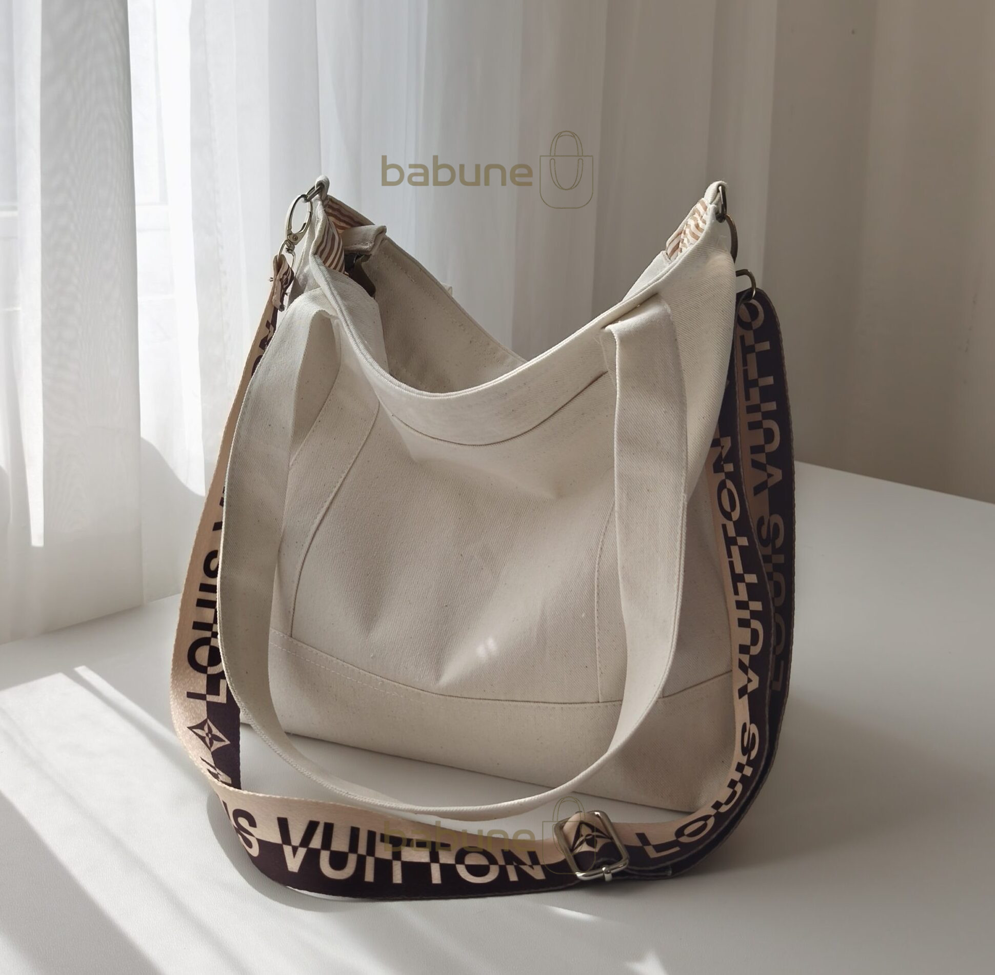 بند LOUIS VUITTON کرم